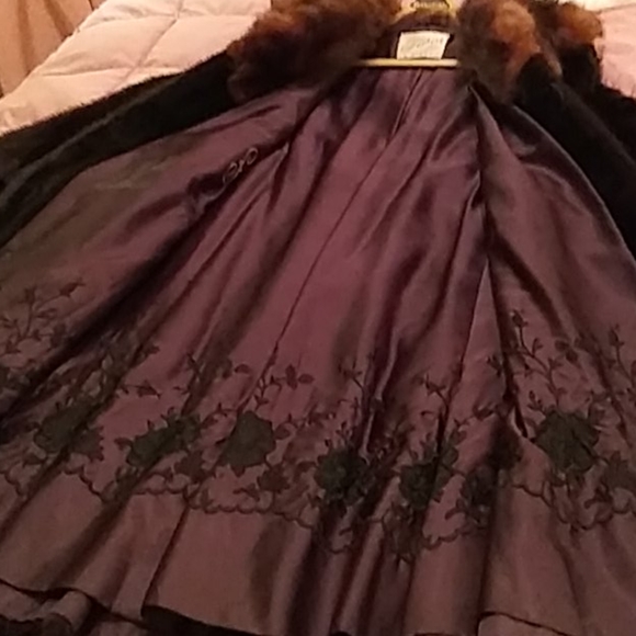 Mink coat - Picture 2 of 2